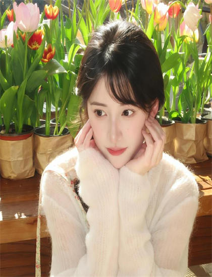 亚精品一卡2卡三卡4卡无卡_快播黄色_月上重火免费观看